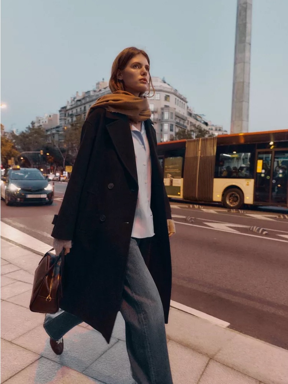 Zara Soft Oversized Black Coat - Picture 2 of 5